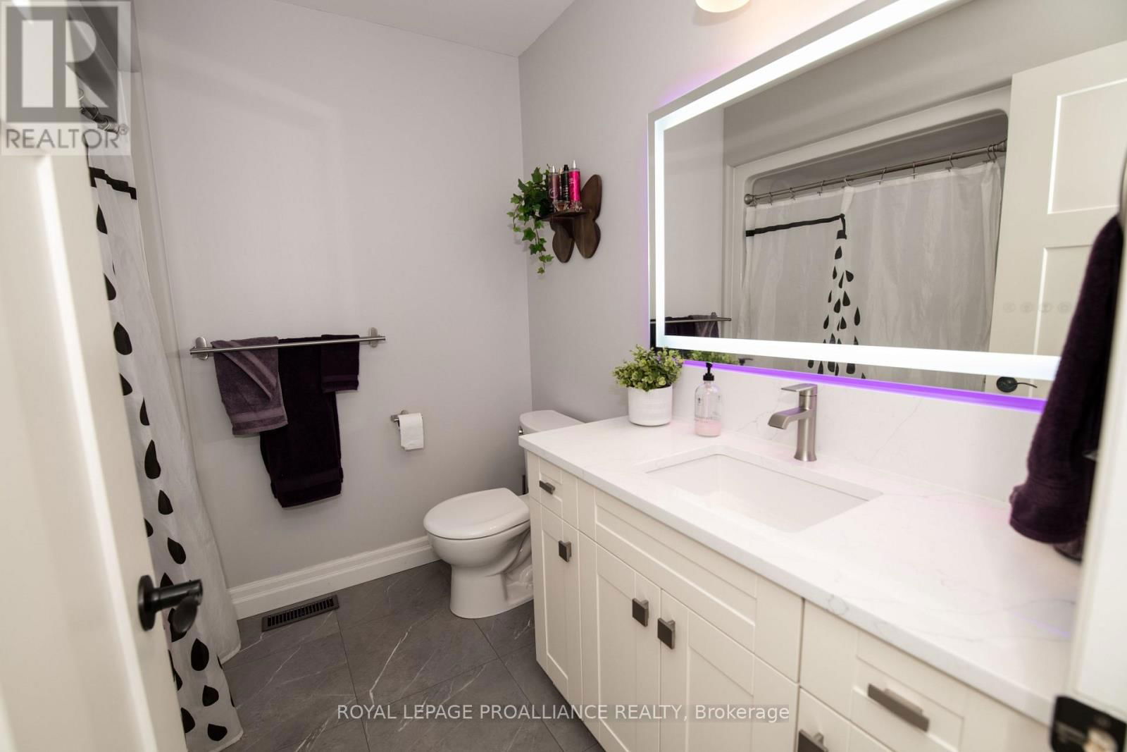 28 BUTTERNUT COURT Image 16