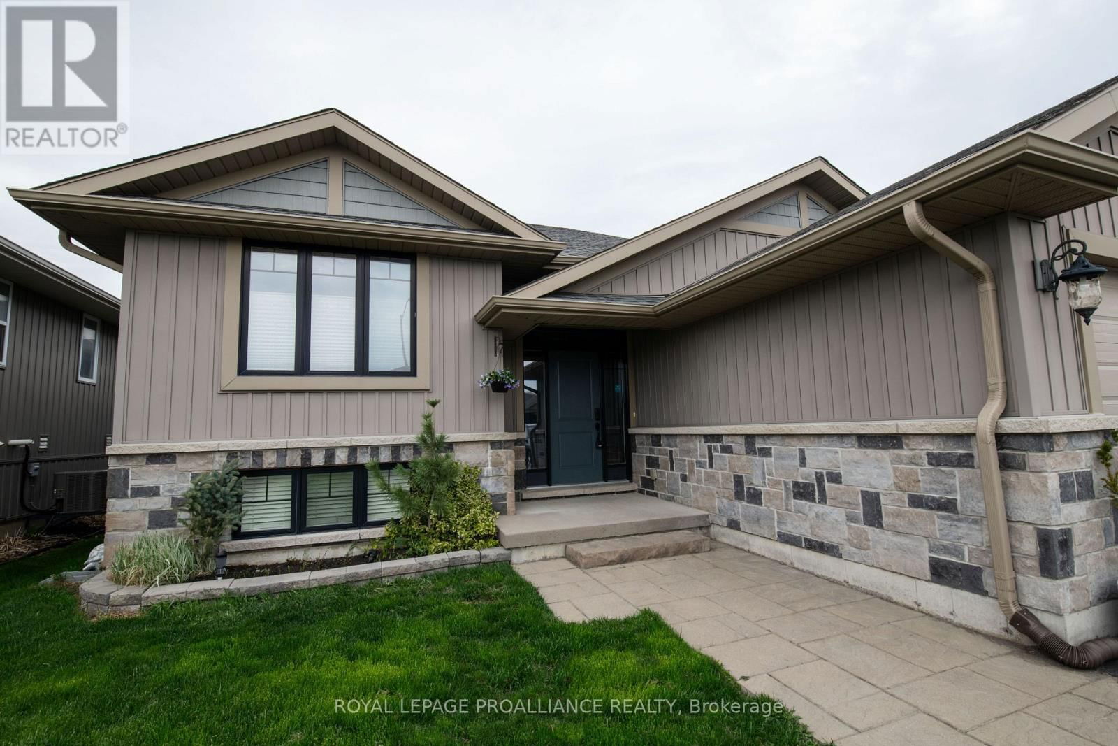 28 BUTTERNUT COURT Image 2
