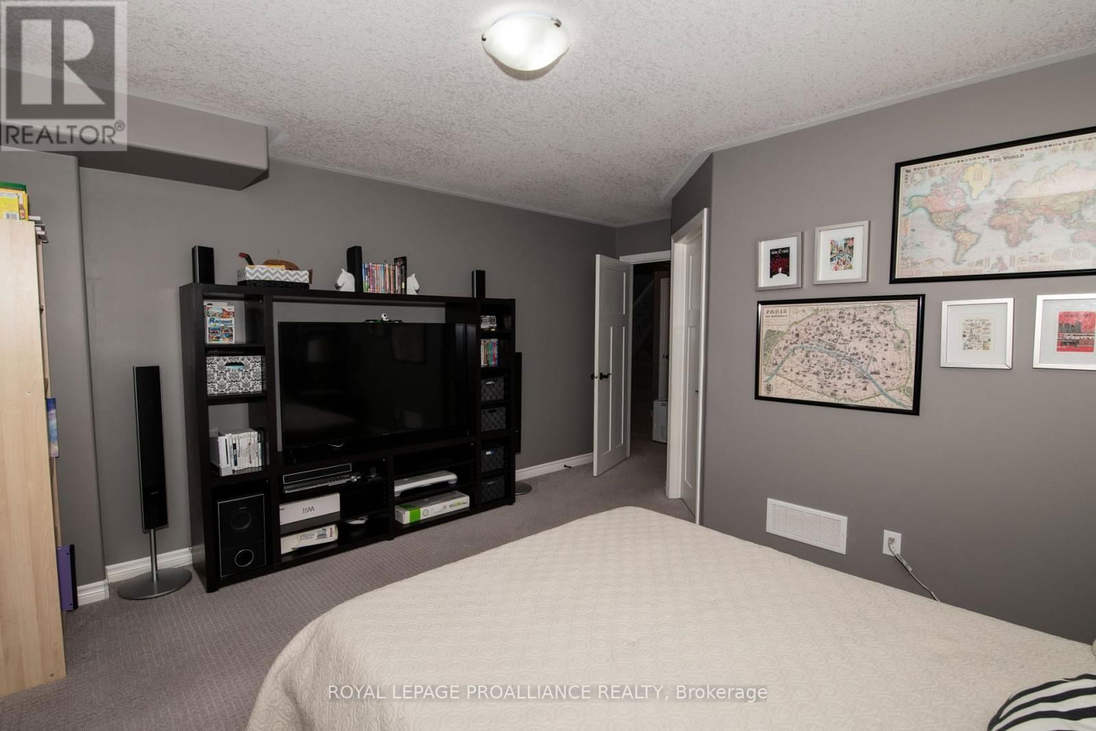 28 BUTTERNUT COURT Image 21