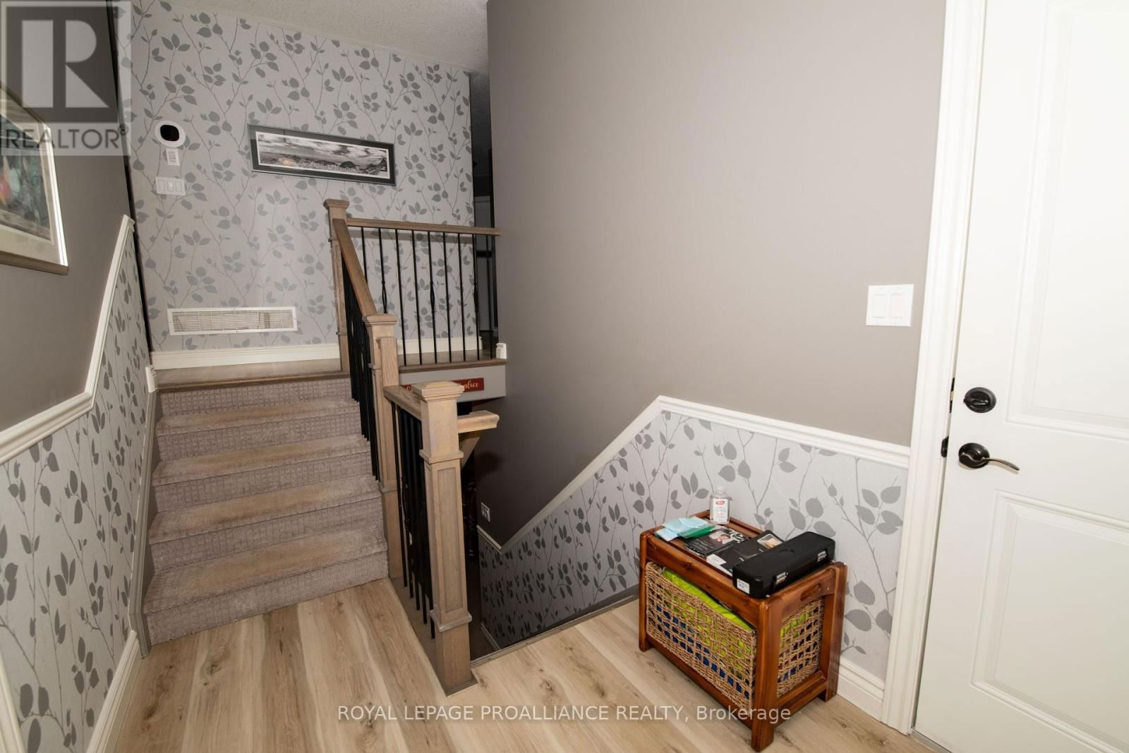28 BUTTERNUT COURT Image 4