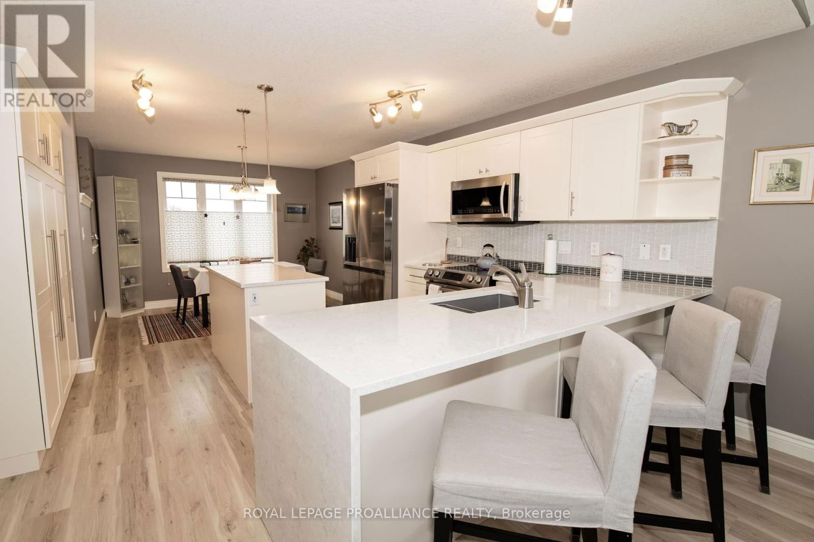 28 BUTTERNUT COURT Image 6