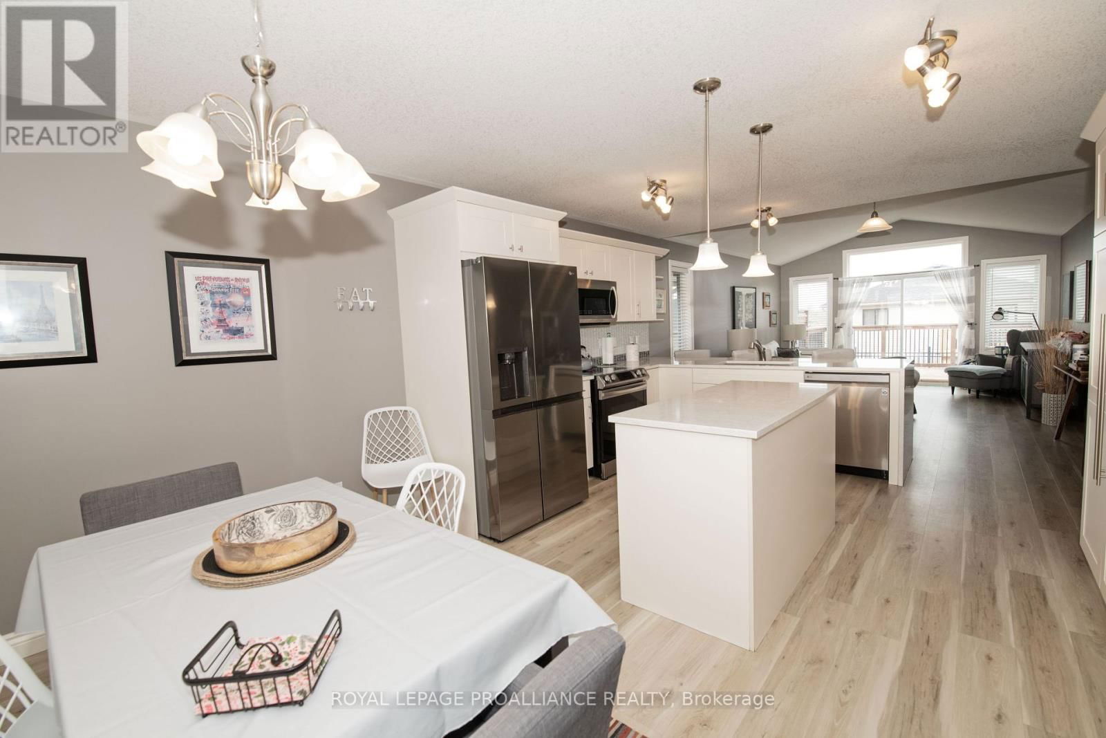 28 BUTTERNUT COURT Image 7