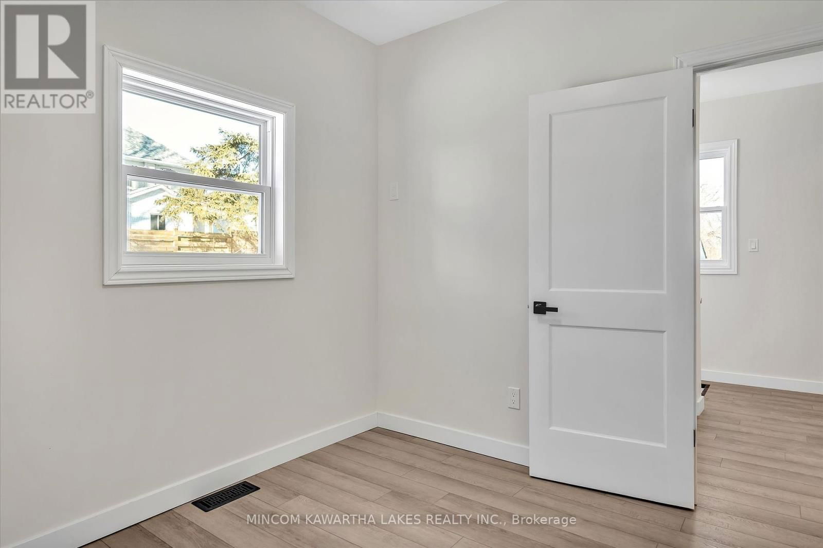 588 WOLFE STREET Image 13