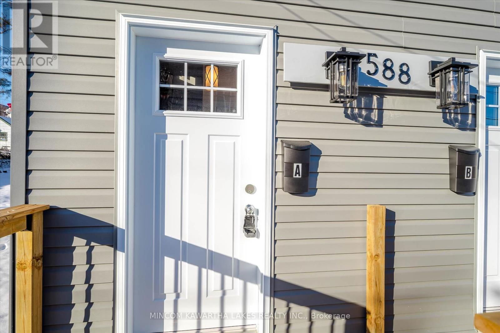 588 WOLFE STREET Image 17