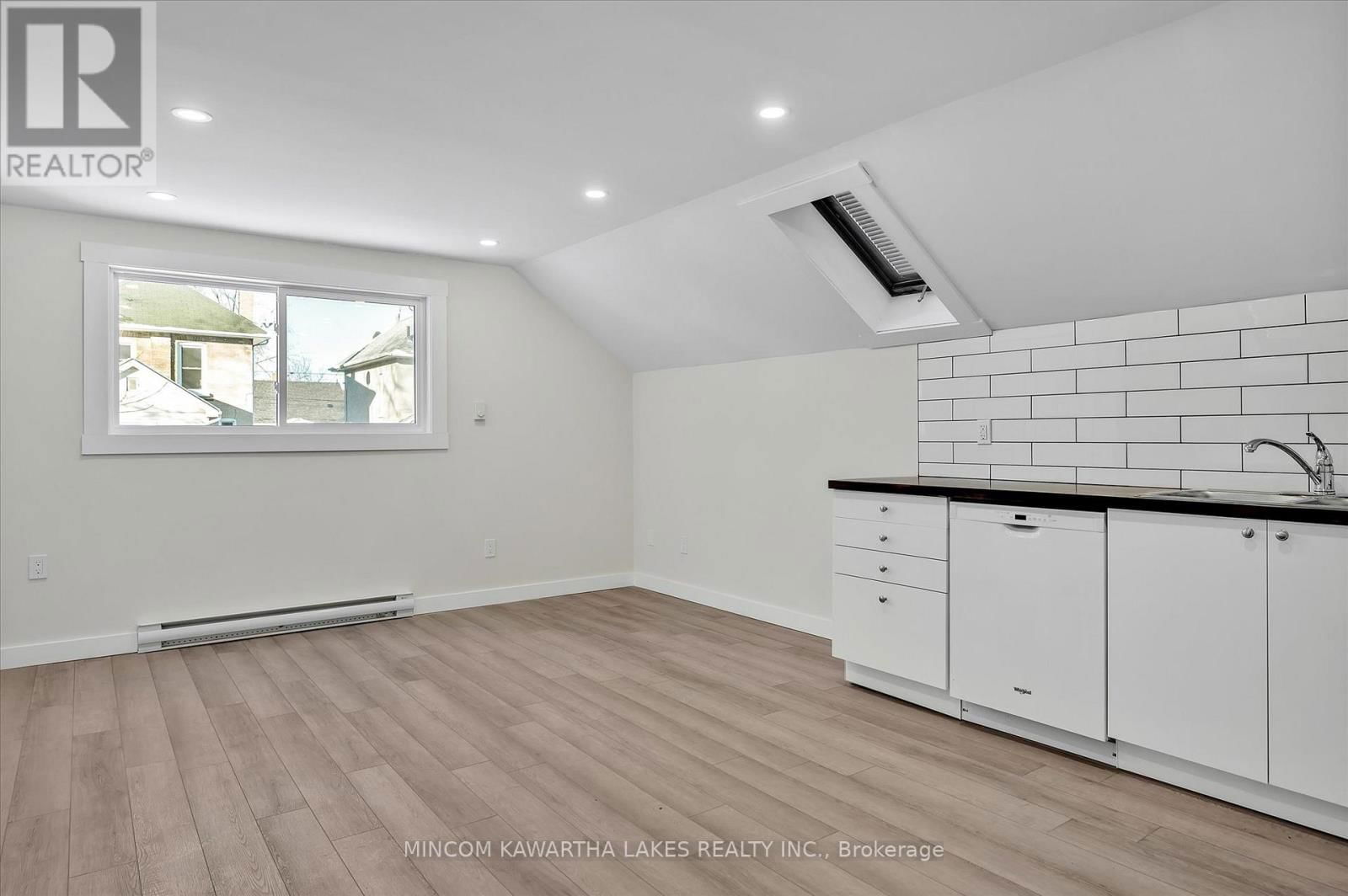 588 WOLFE STREET Image 25
