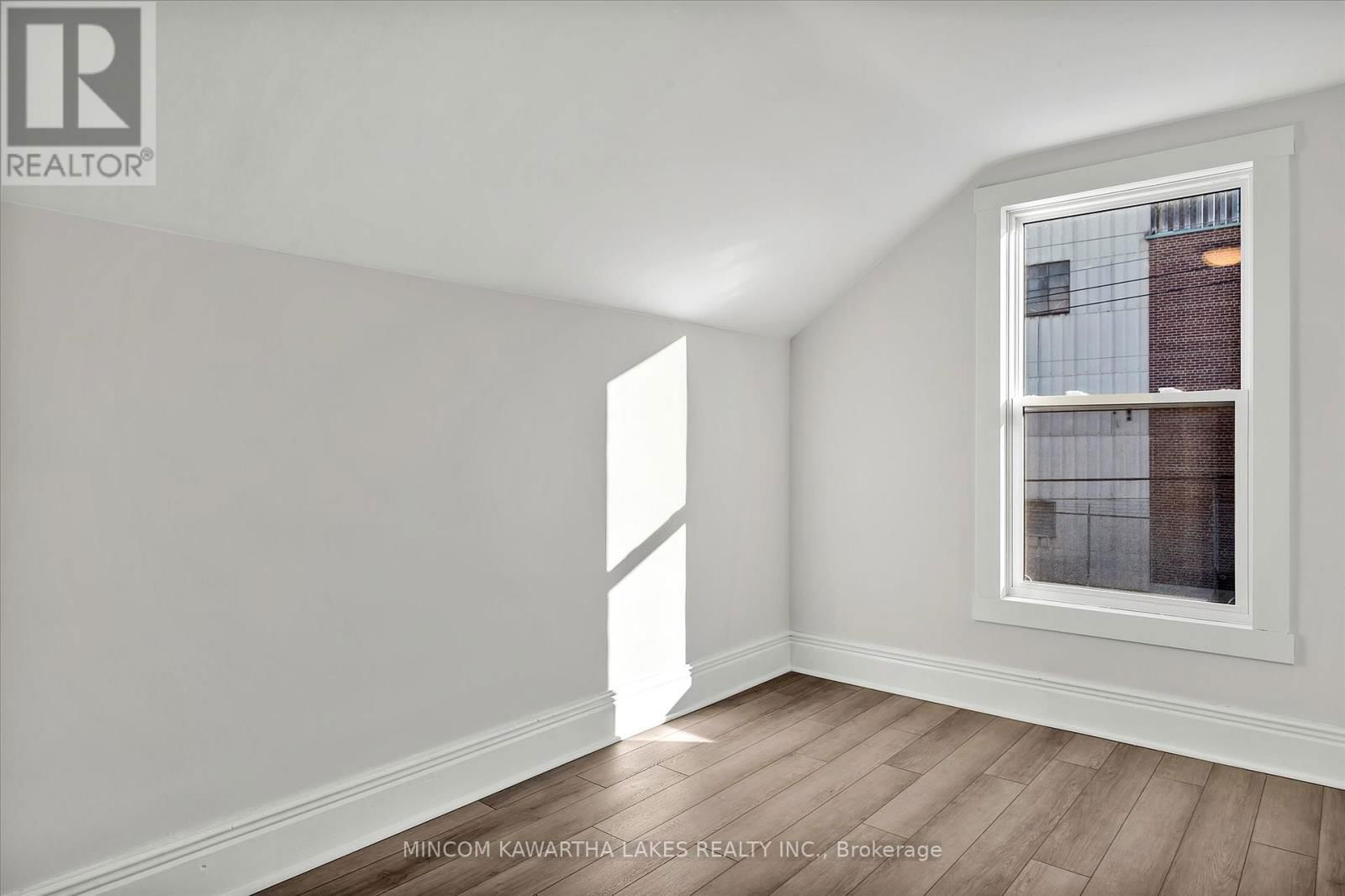 588 WOLFE STREET Image 27