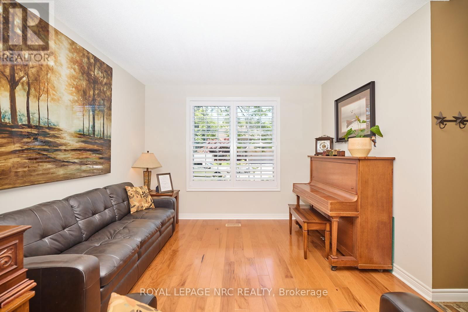 7 SCOTTDALE COURT Image 16