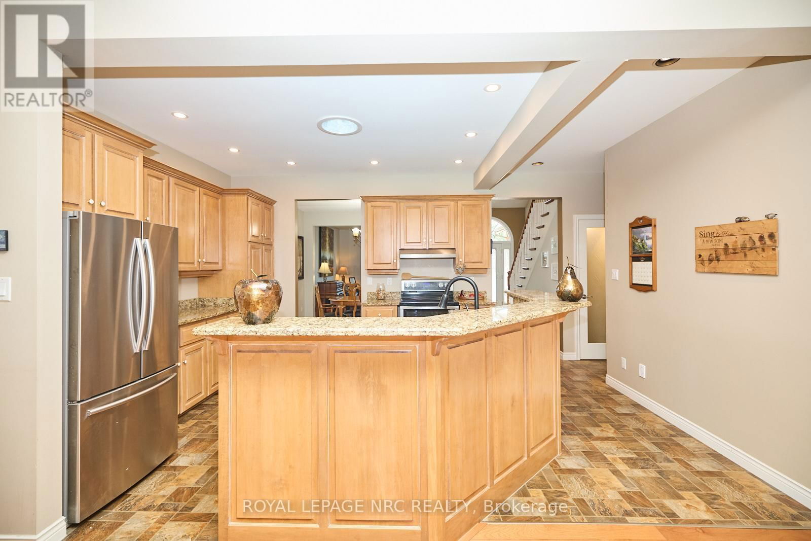 7 SCOTTDALE COURT Image 29
