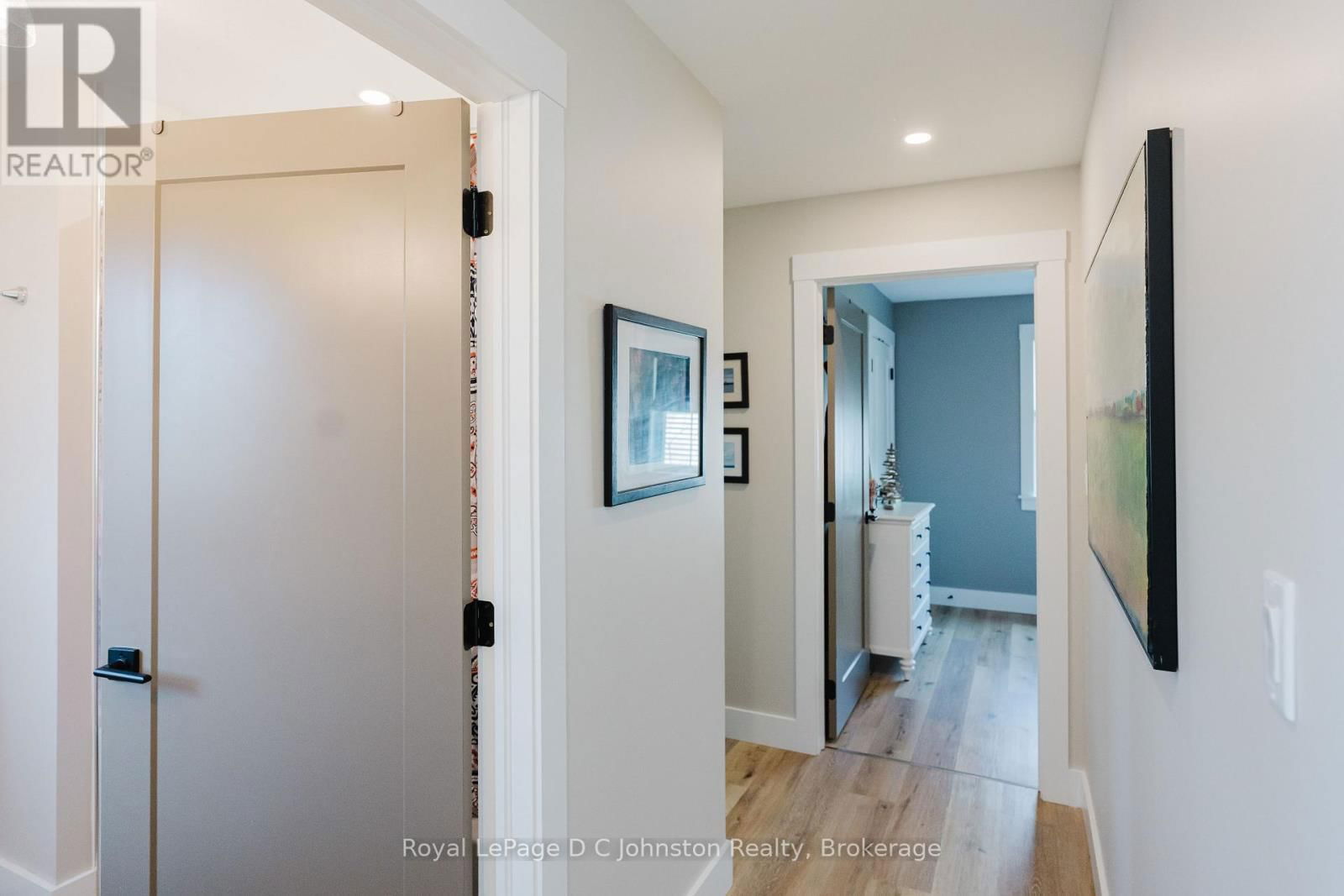 12 HEMLOCK STREET Image 32