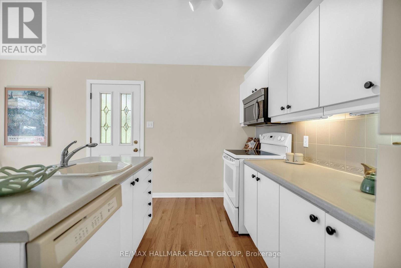 2163 FILLMORE CRESCENT Image 11