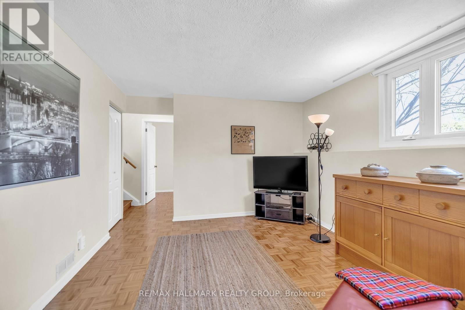 2163 FILLMORE CRESCENT Image 19