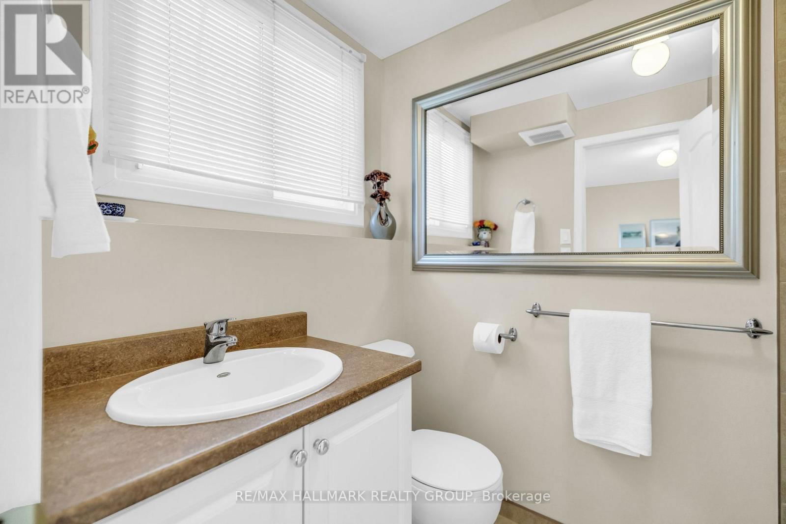 2163 FILLMORE CRESCENT Image 22
