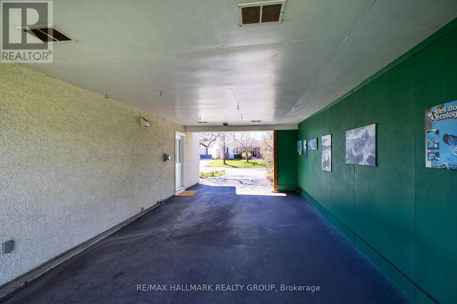 2163 FILLMORE CRESCENT Image 24