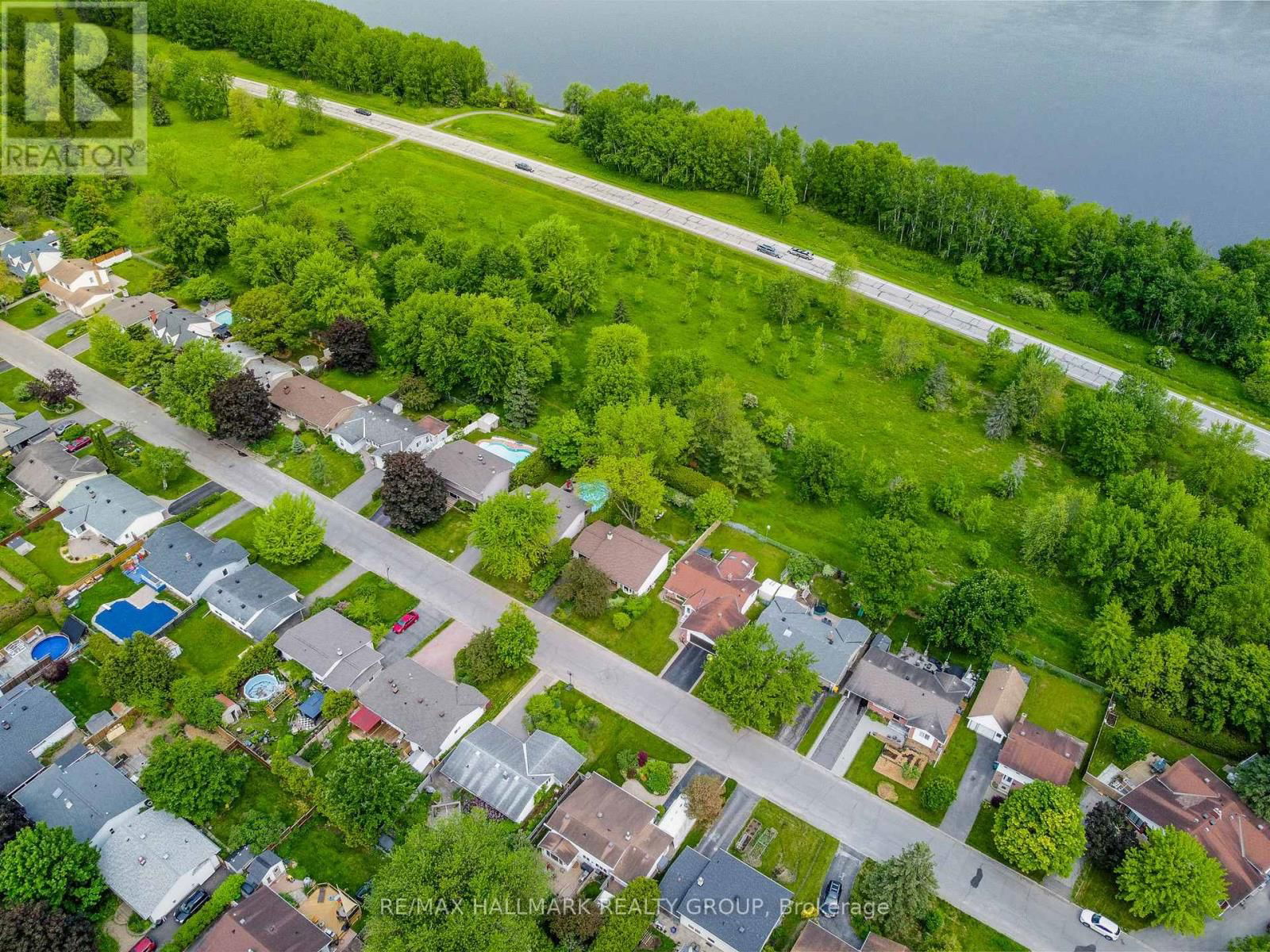 2163 FILLMORE CRESCENT Image 31