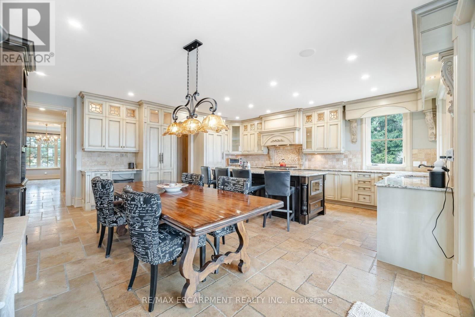 5545 BLEZARD DRIVE Image 16