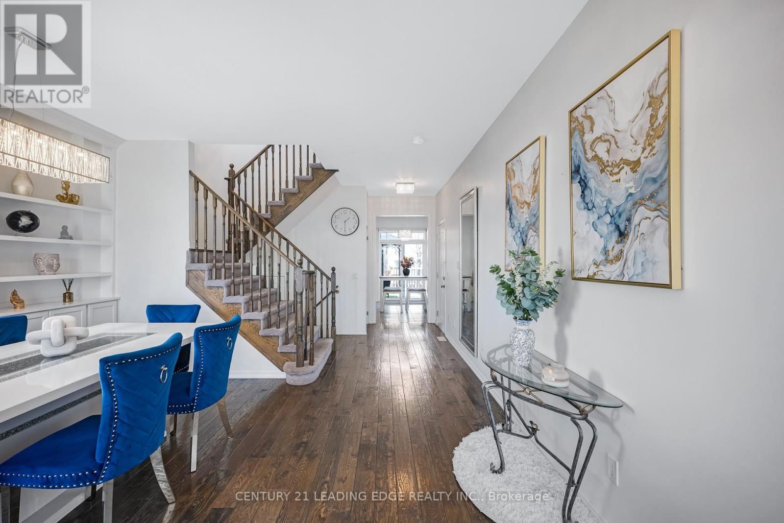 720 FISHER STREET EAST Image 4
