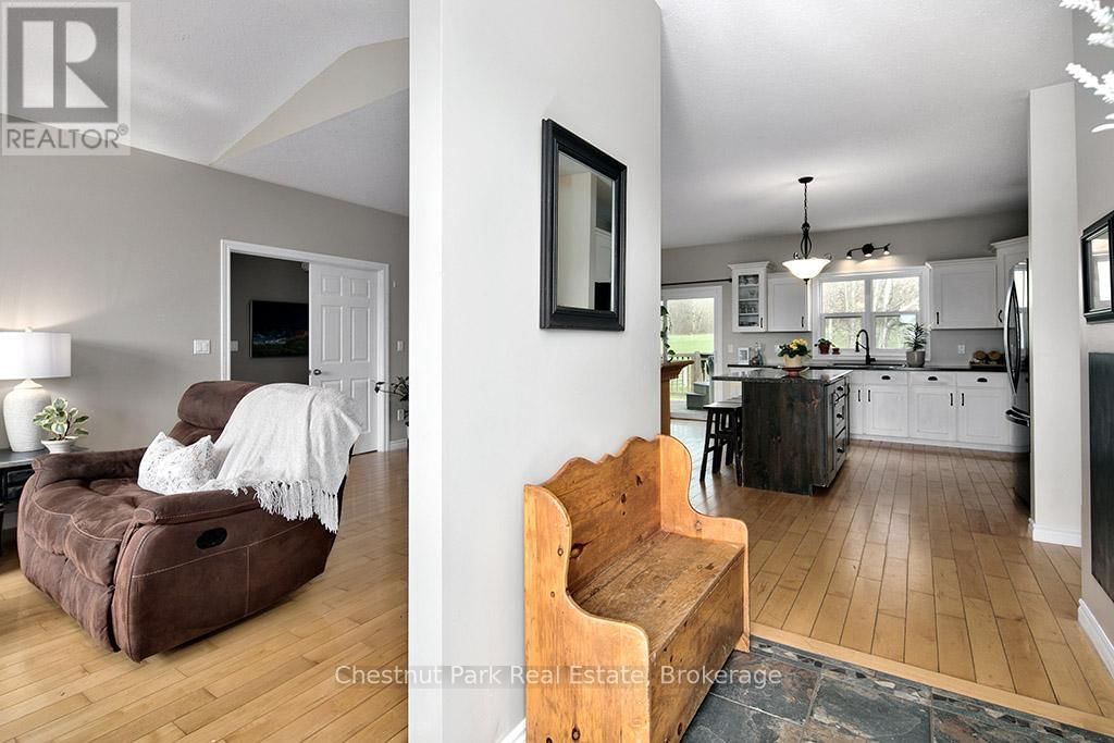 596481 CONCESSION 10 Image 11