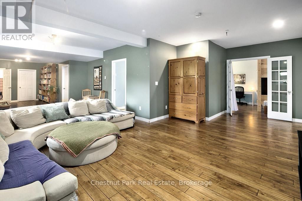 596481 CONCESSION 10 Image 45