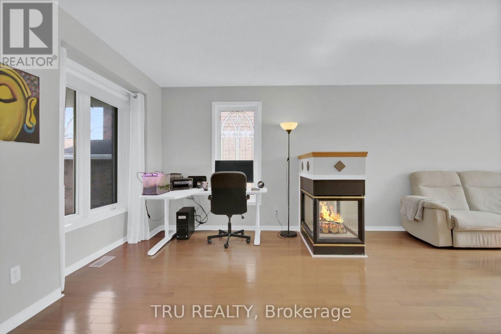 33 HIGHMONT COURT Image 13