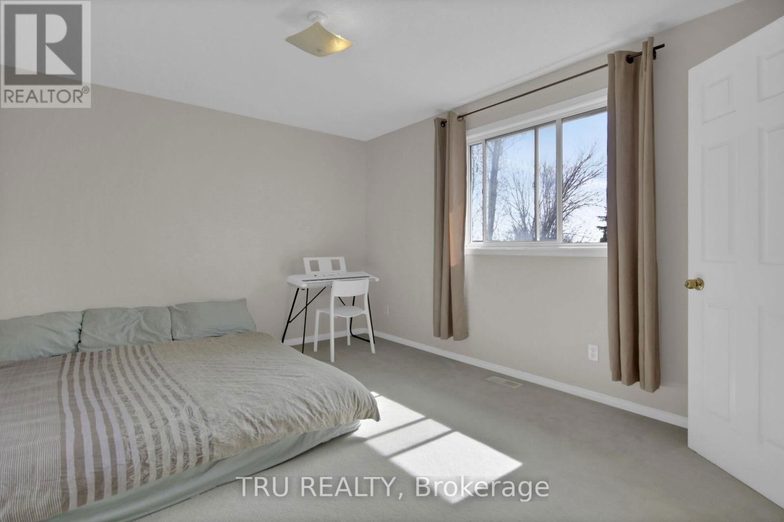 33 HIGHMONT COURT Image 23