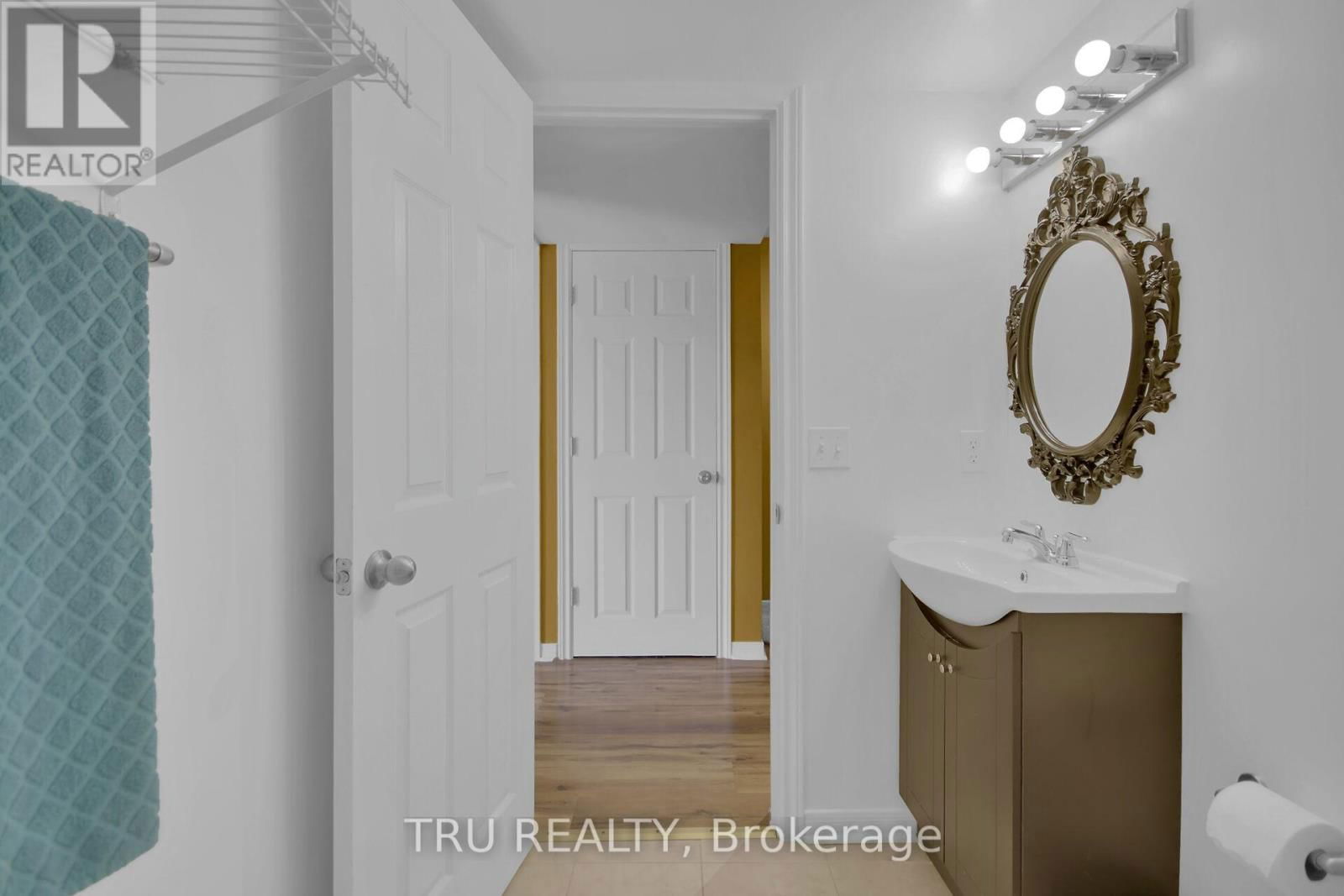 33 HIGHMONT COURT Image 27