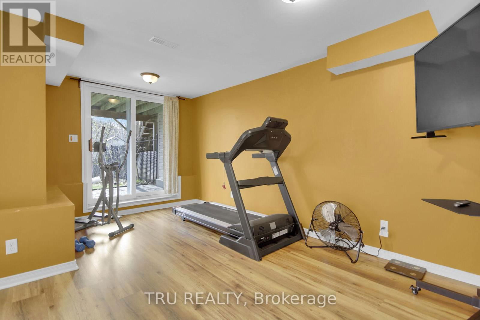 33 HIGHMONT COURT Image 29