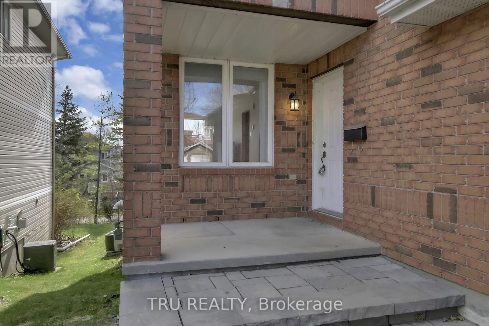 33 HIGHMONT COURT Image 3