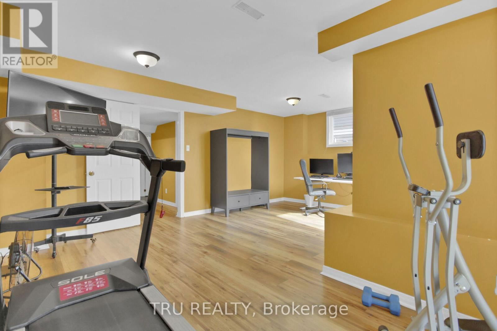 33 HIGHMONT COURT Image 30
