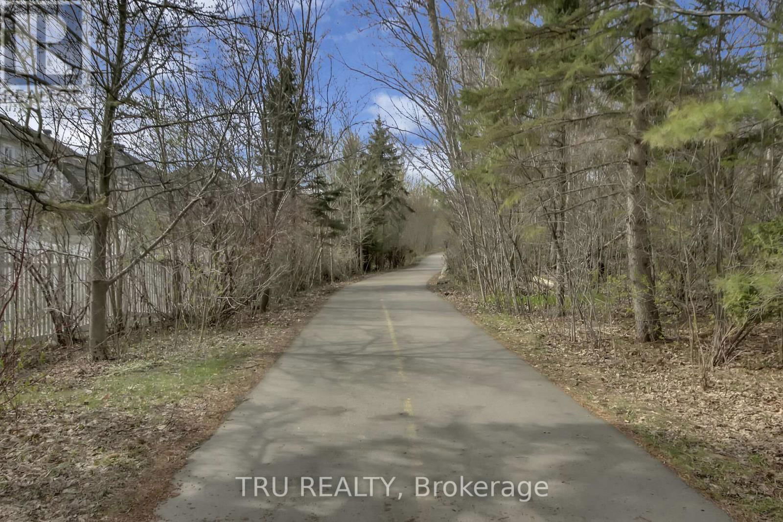 33 HIGHMONT COURT Image 32