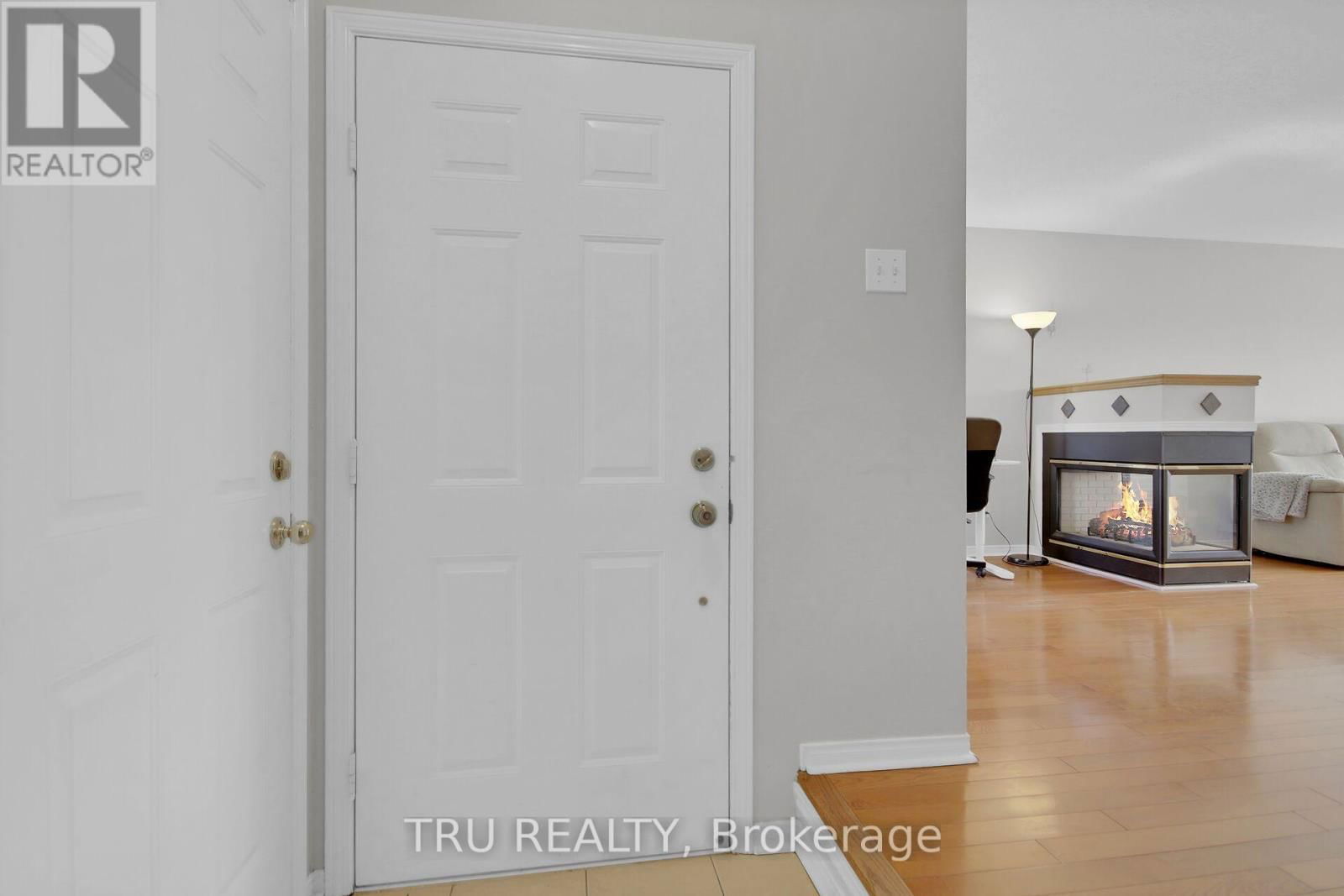 33 HIGHMONT COURT Image 4
