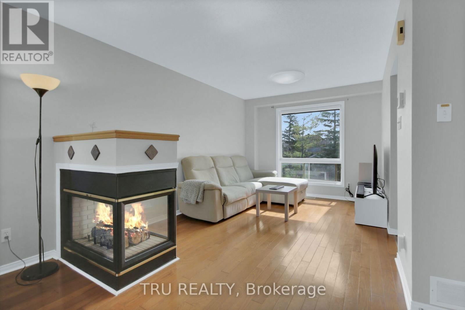 33 HIGHMONT COURT Image 6