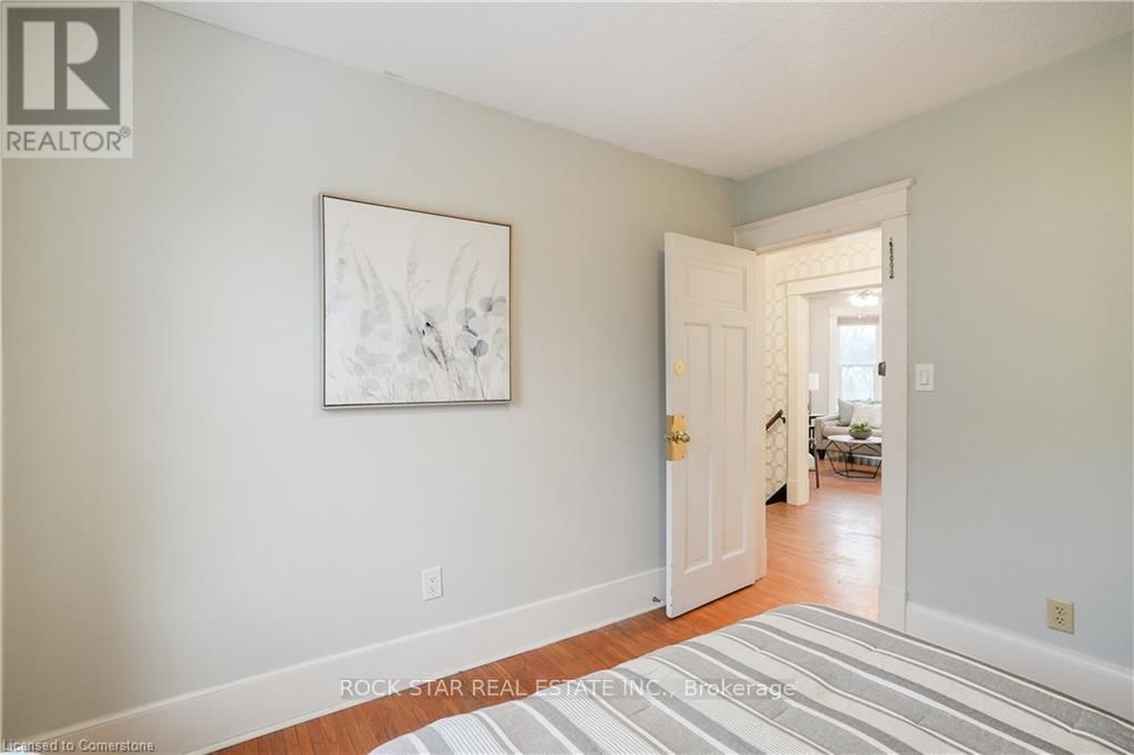 115 BALSAM AVENUE SOUTH Image 22