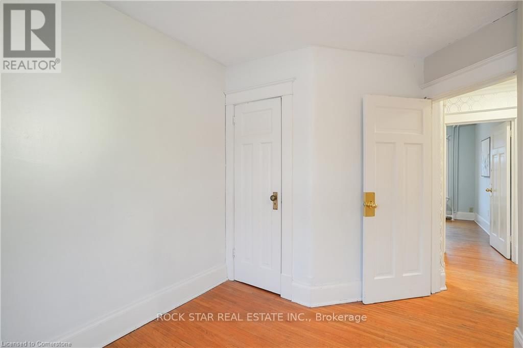 115 BALSAM AVENUE SOUTH Image 24