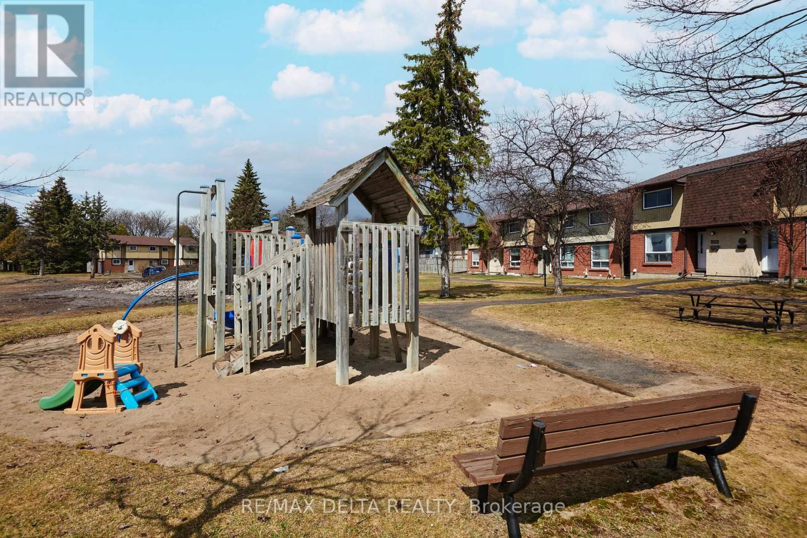 108 - 1348 BAKKER COURT Image 30