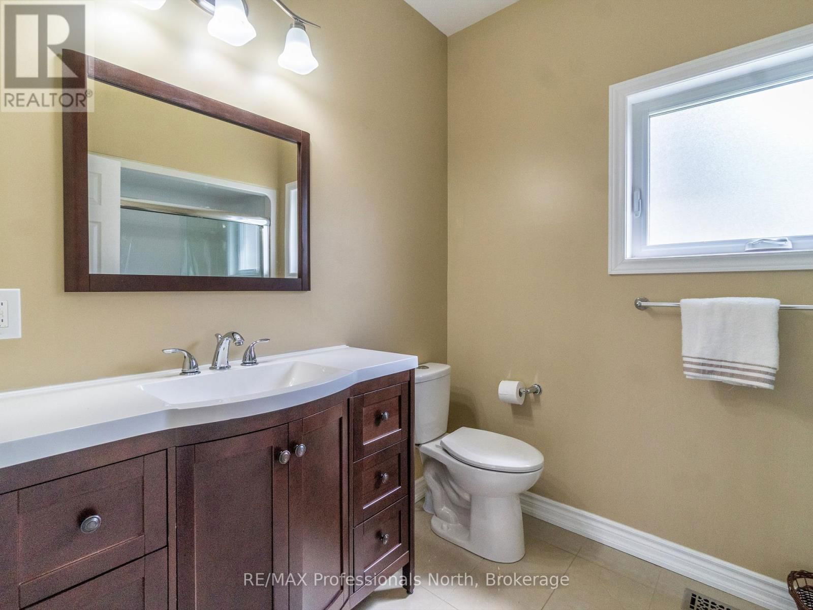 27 SUSAN STREET WEST Image 16