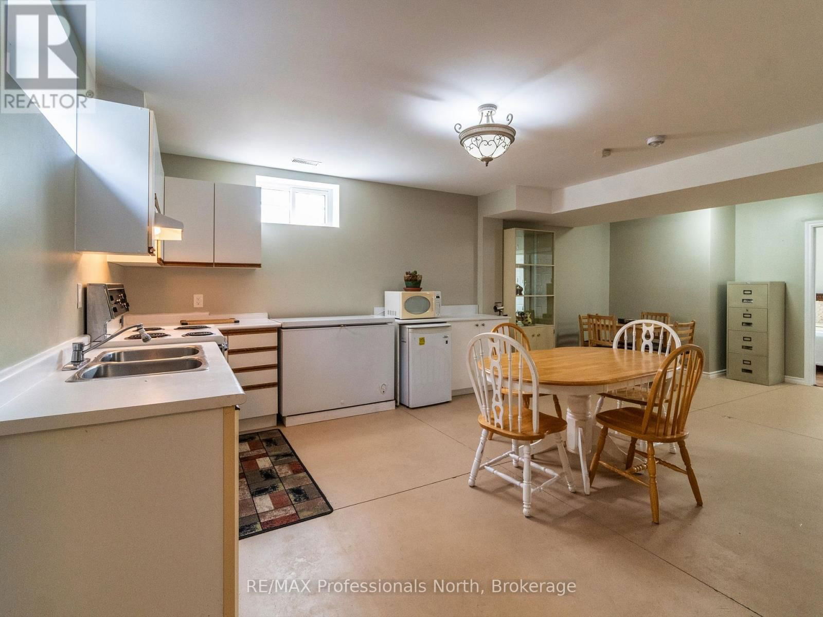 27 SUSAN STREET WEST Image 19
