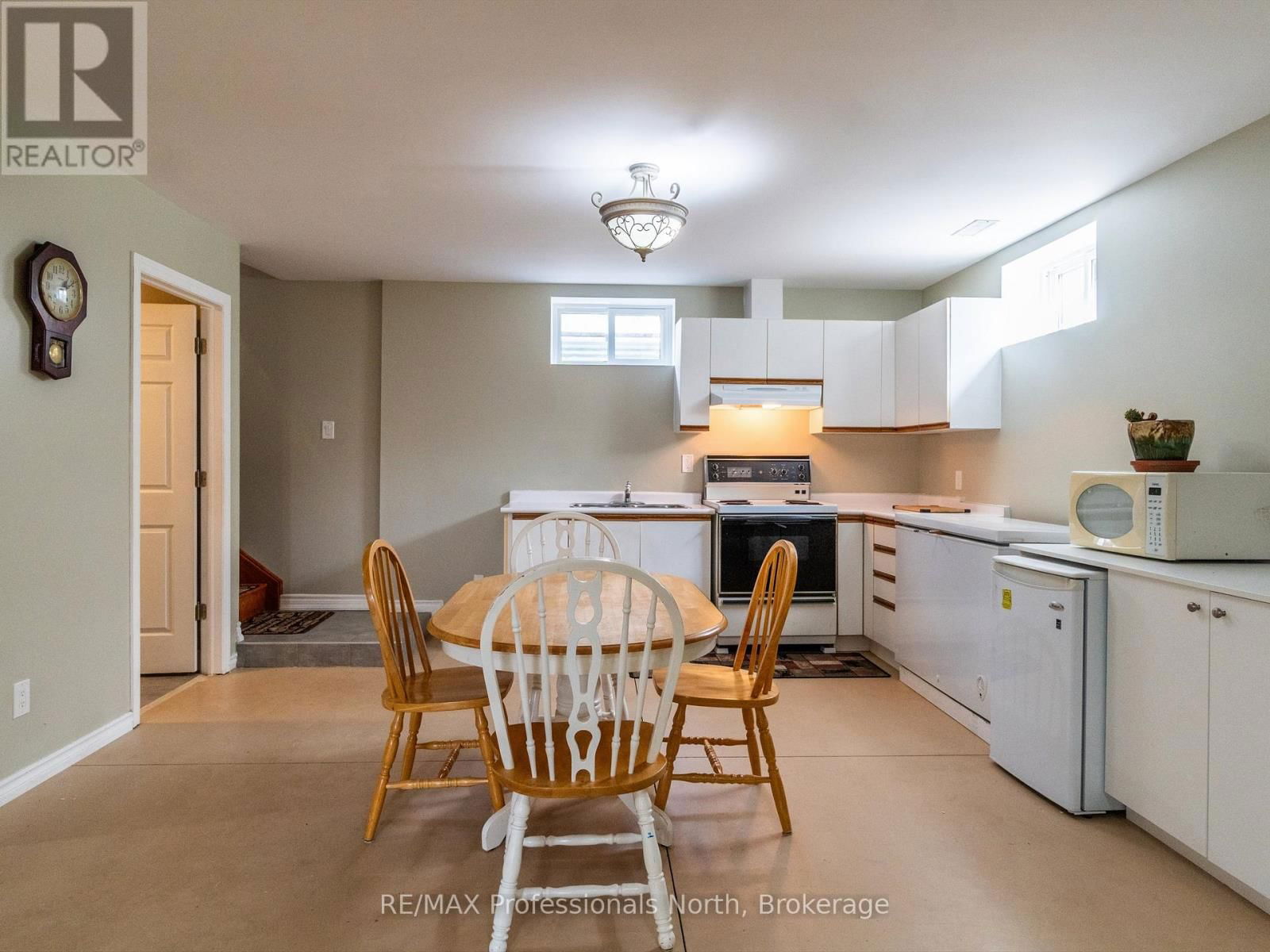 27 SUSAN STREET WEST Image 20