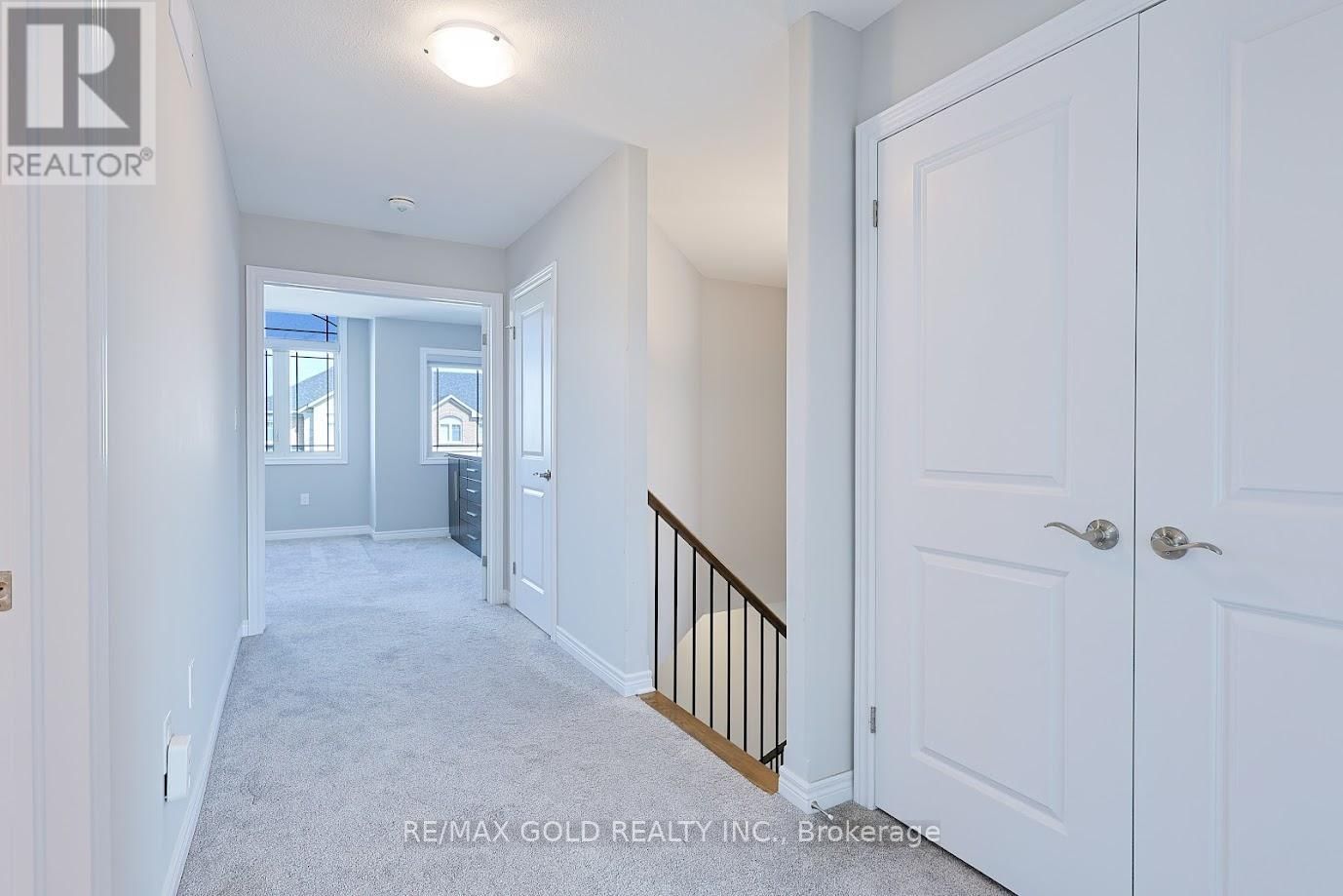 62 SPRING CREST WAY Image 15