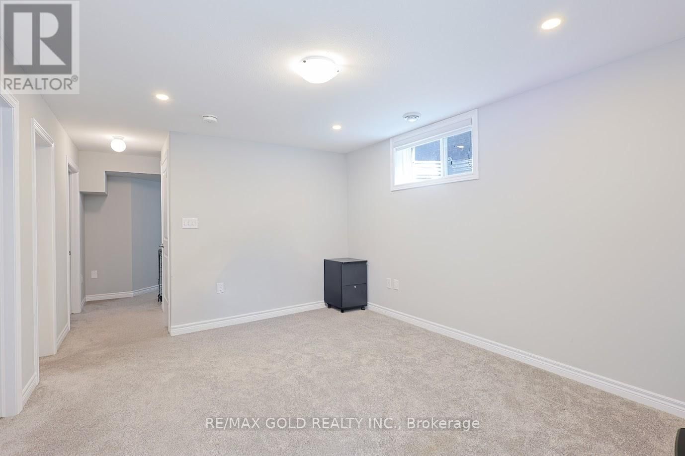 62 SPRING CREST WAY Image 30