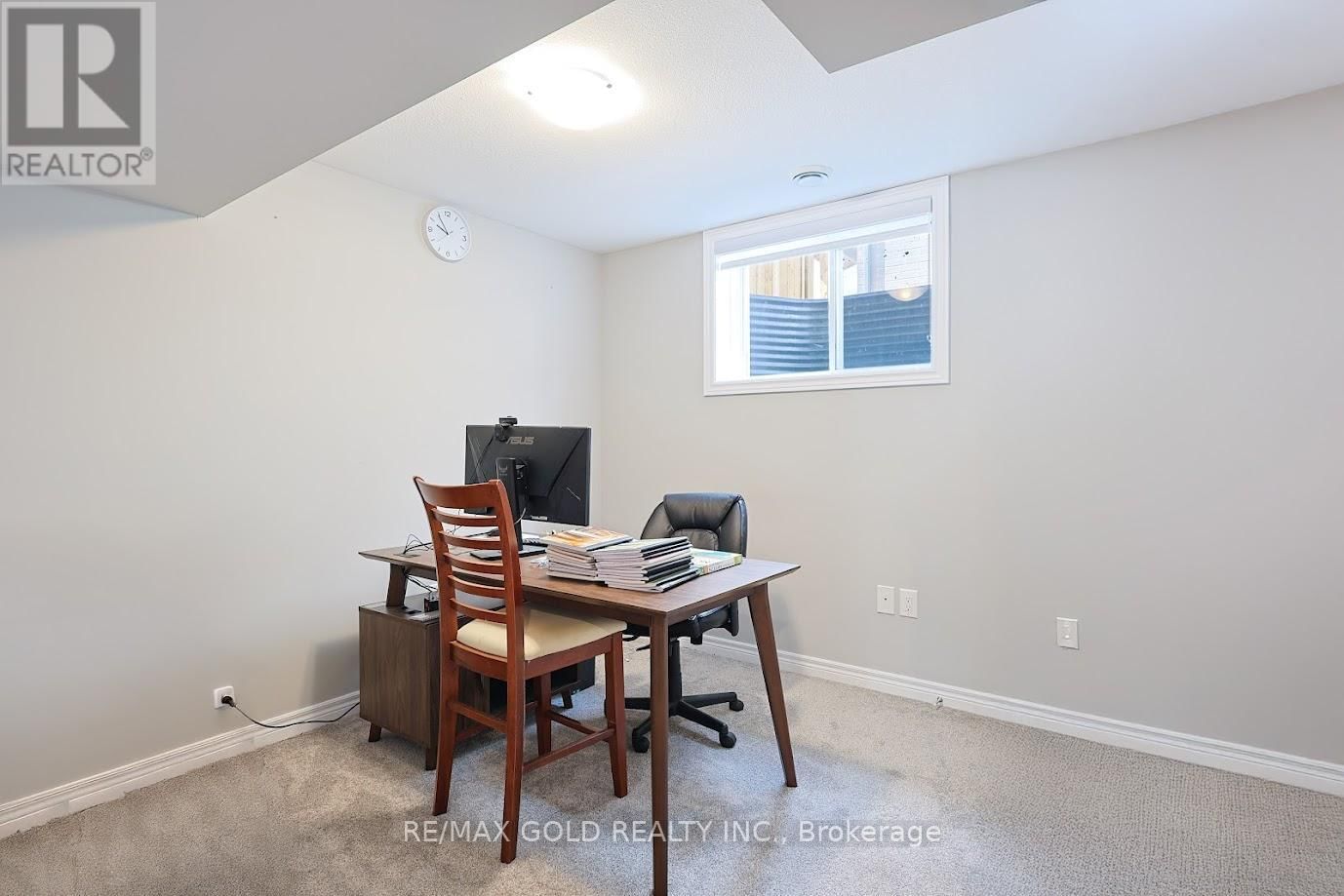 62 SPRING CREST WAY Image 31