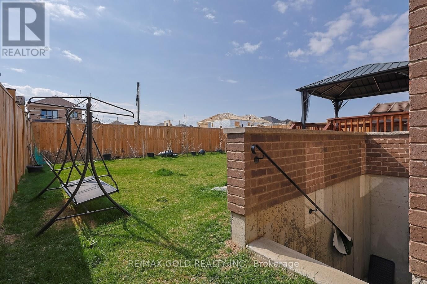 62 SPRING CREST WAY Image 34