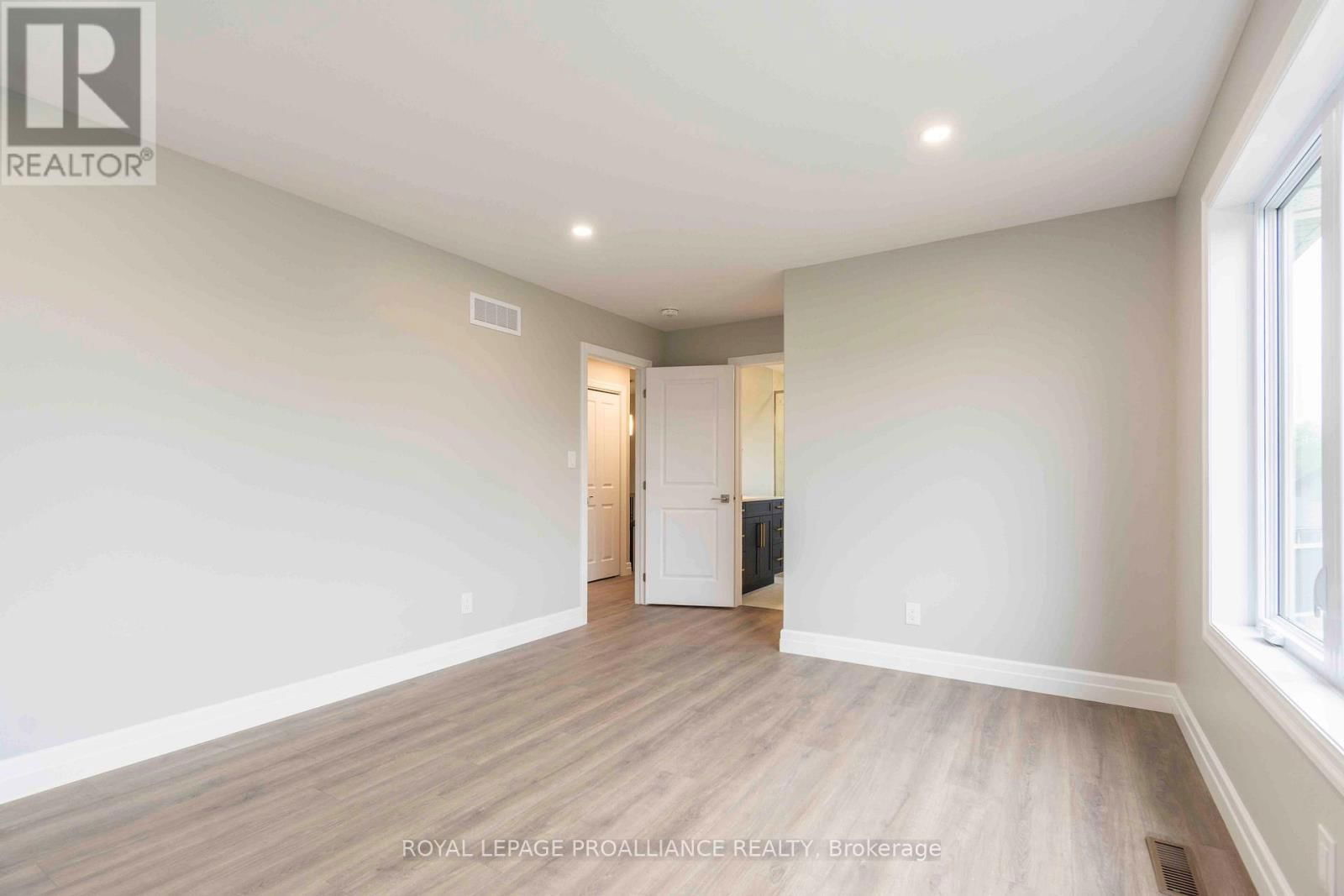 61 MEAGAN LANE Image 13