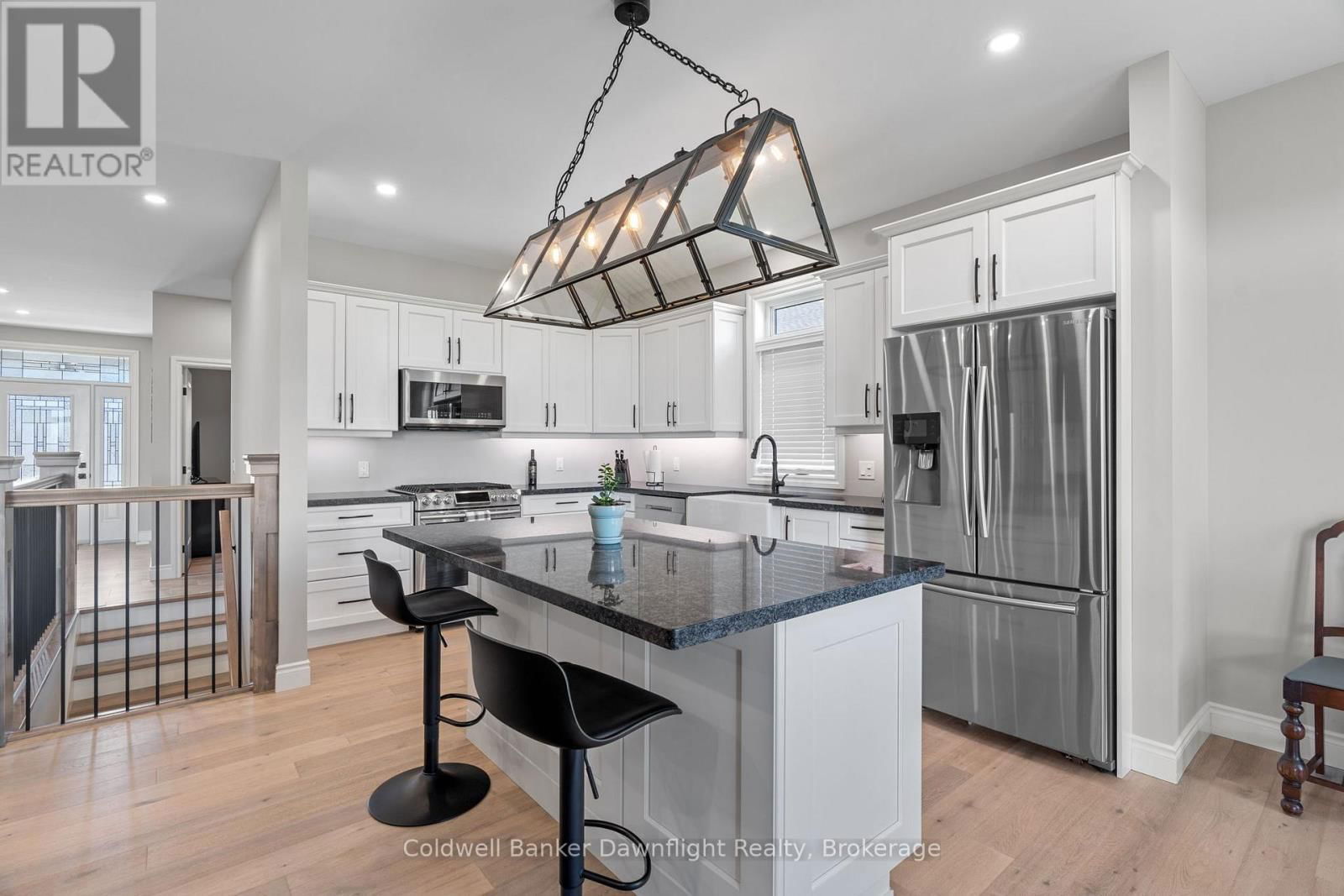 714 GLORIA STREET Image 11