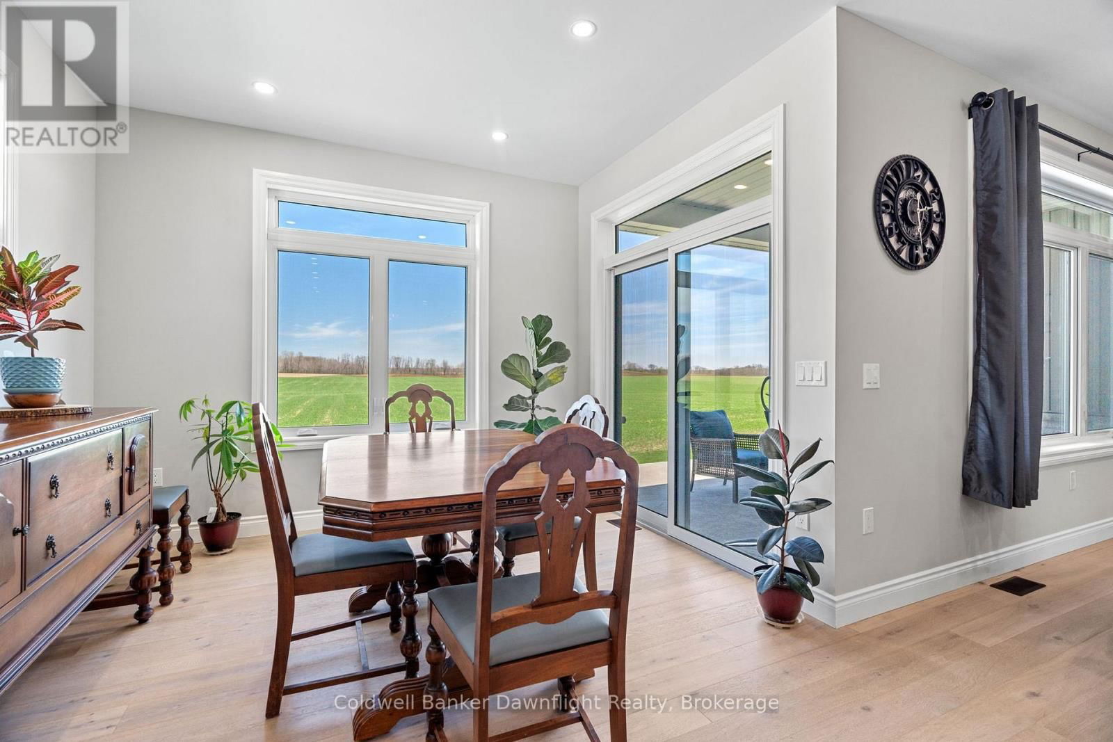 714 GLORIA STREET Image 15