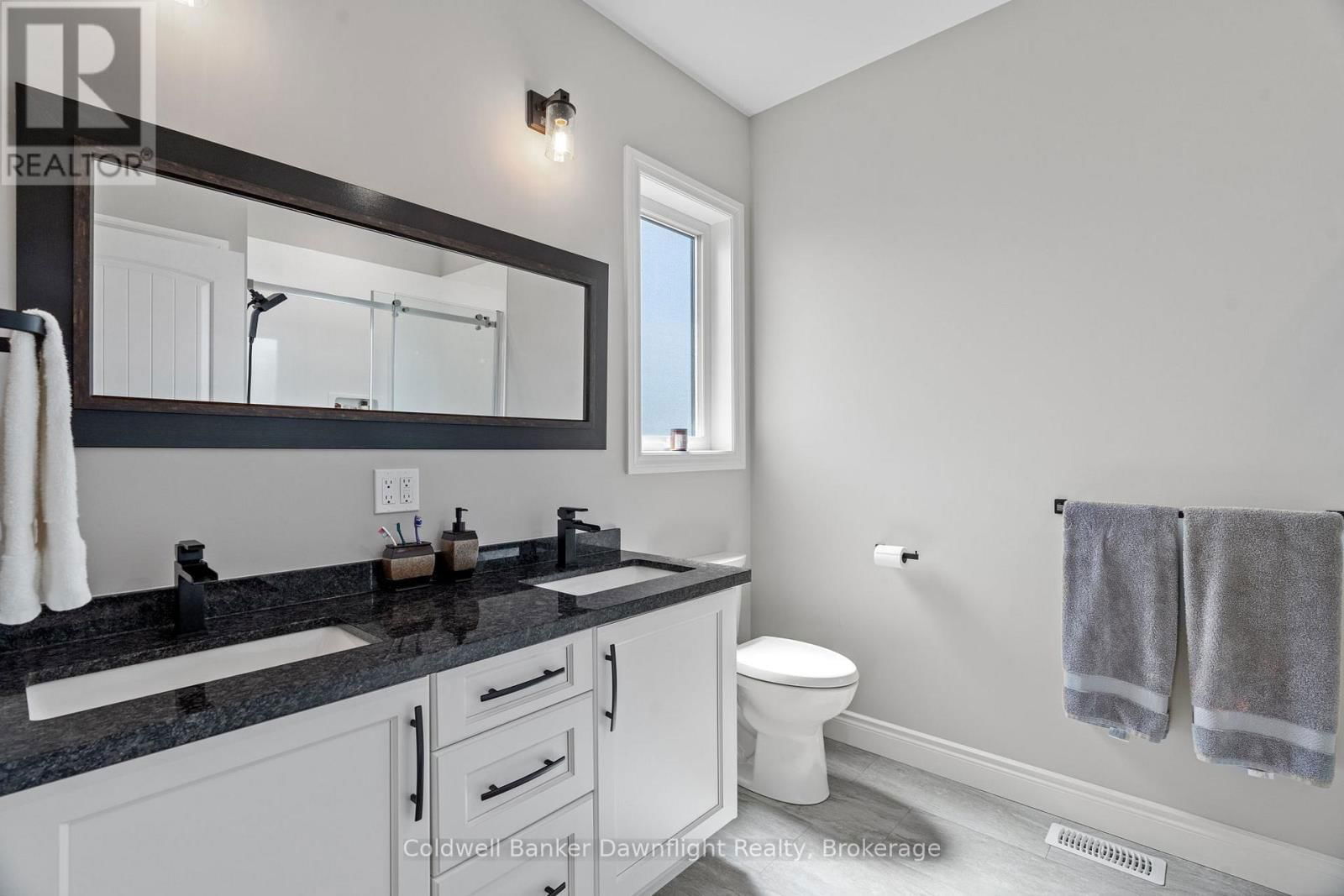 714 GLORIA STREET Image 20