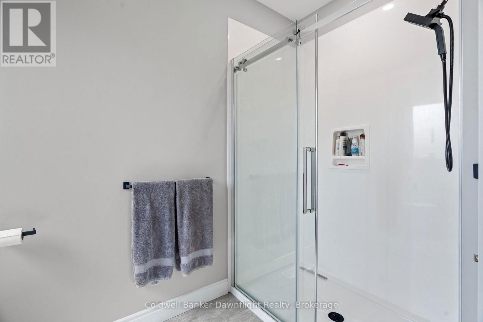 714 GLORIA STREET Image 21