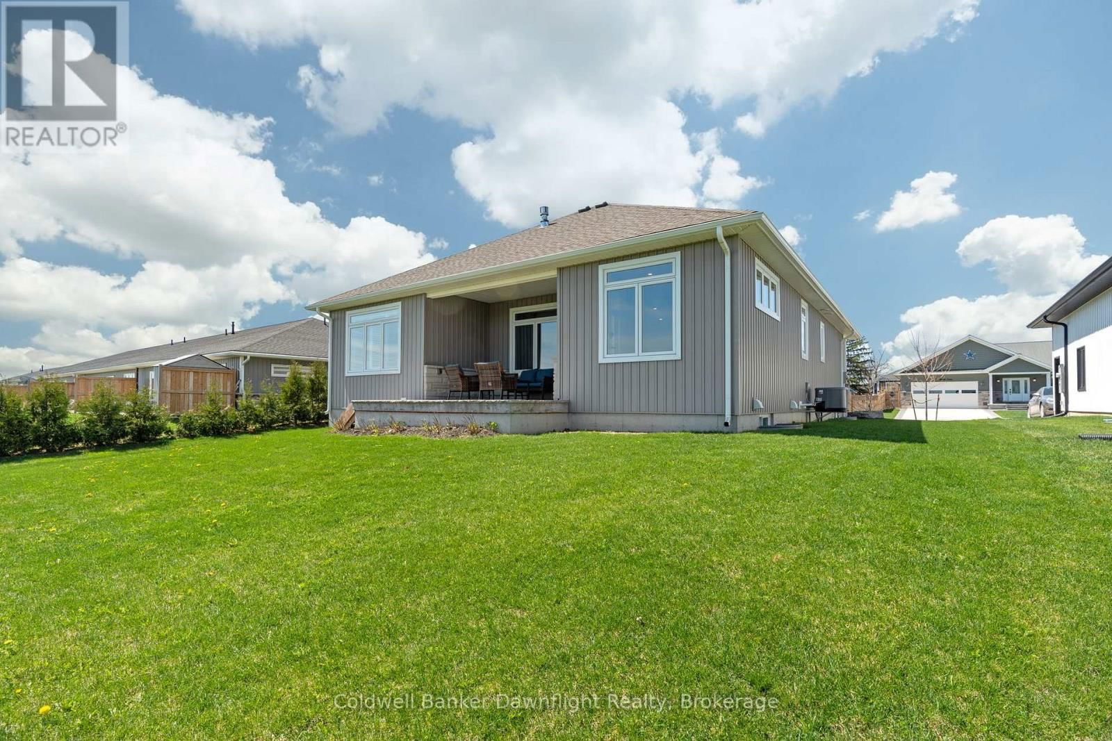 714 GLORIA STREET Image 44