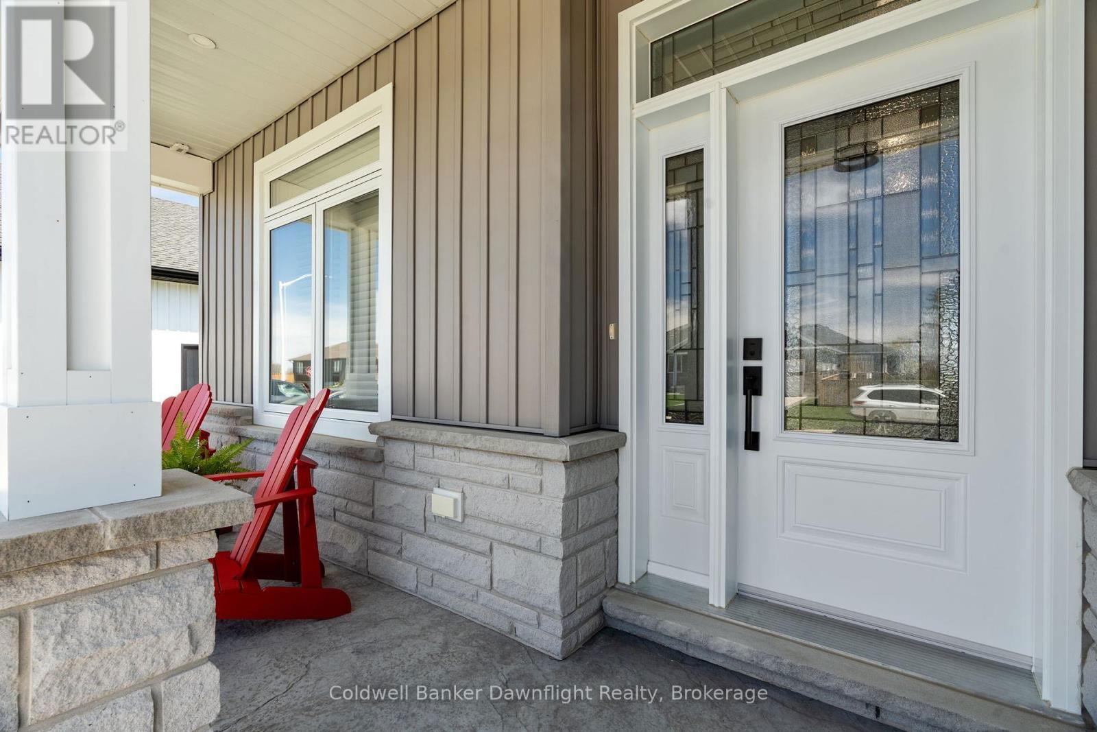 714 GLORIA STREET Image 5