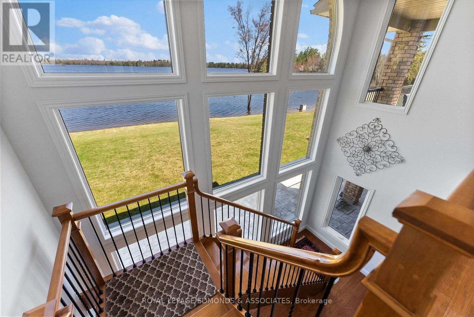 393 HAZLEY BAY DRIVE Image 17
