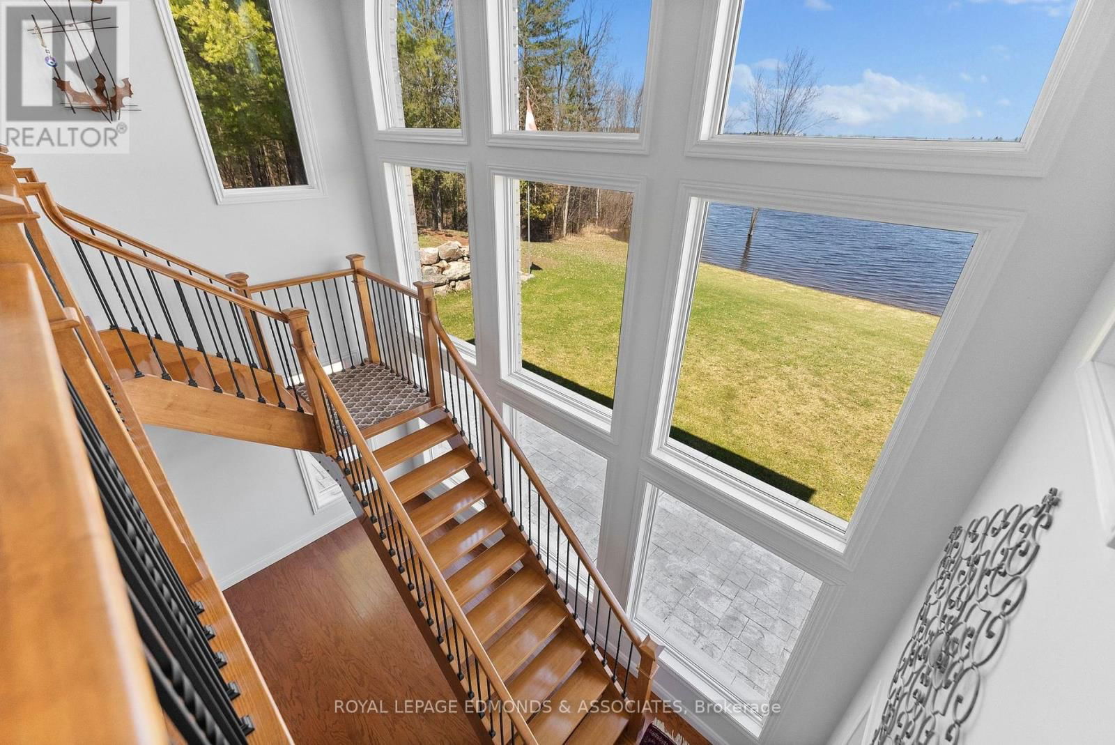 393 HAZLEY BAY DRIVE Image 18